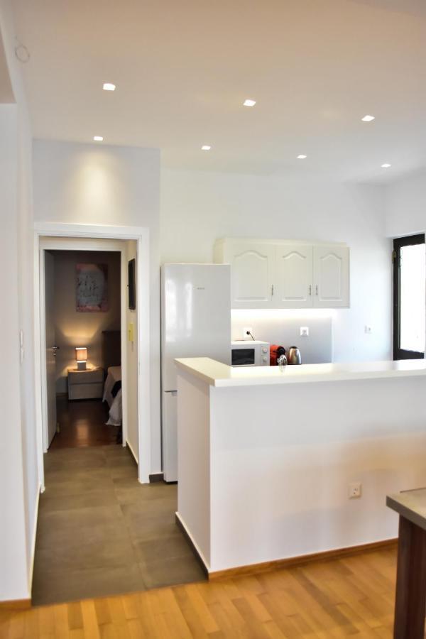 Βright Walled Designed Apt In Glyfada Center Atena Exterior foto