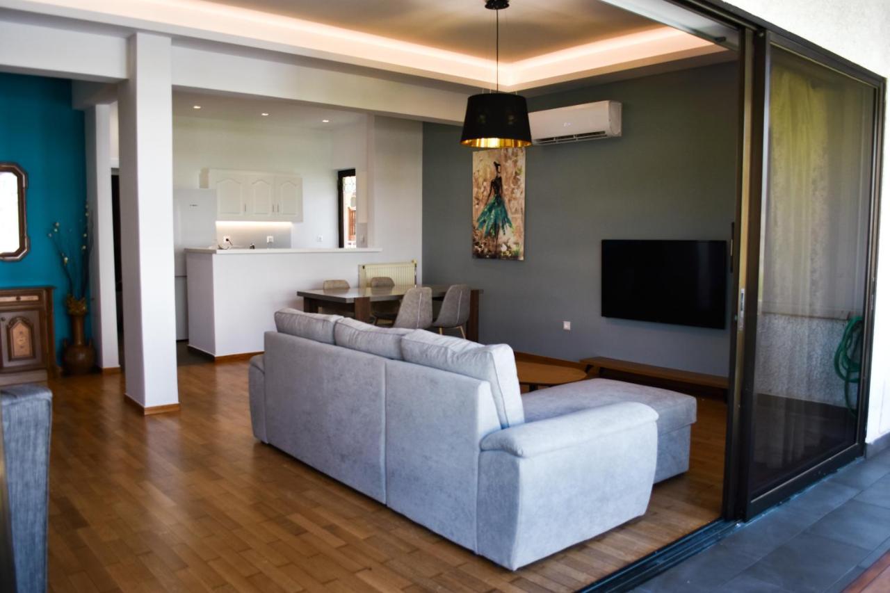 Βright Walled Designed Apt In Glyfada Center Atena Exterior foto