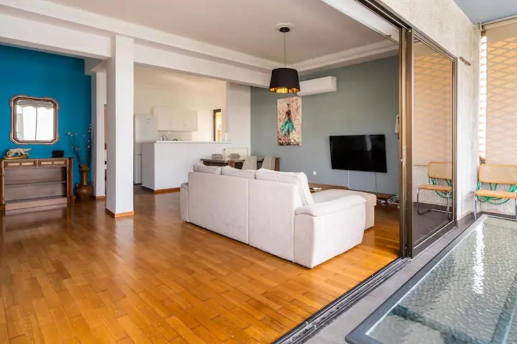 Βright Walled Designed Apt In Glyfada Center Atena Exterior foto