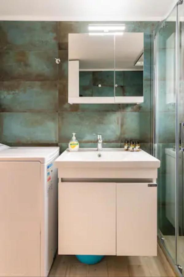 Βright Walled Designed Apt In Glyfada Center Atena Exterior foto