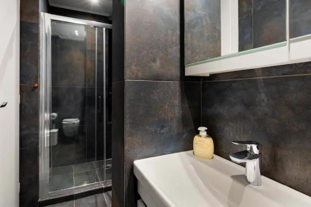 Βright Walled Designed Apt In Glyfada Center Atena Exterior foto