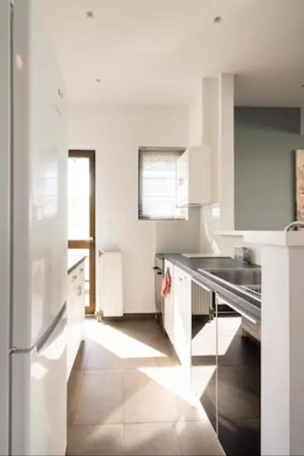 Βright Walled Designed Apt In Glyfada Center Atena Exterior foto